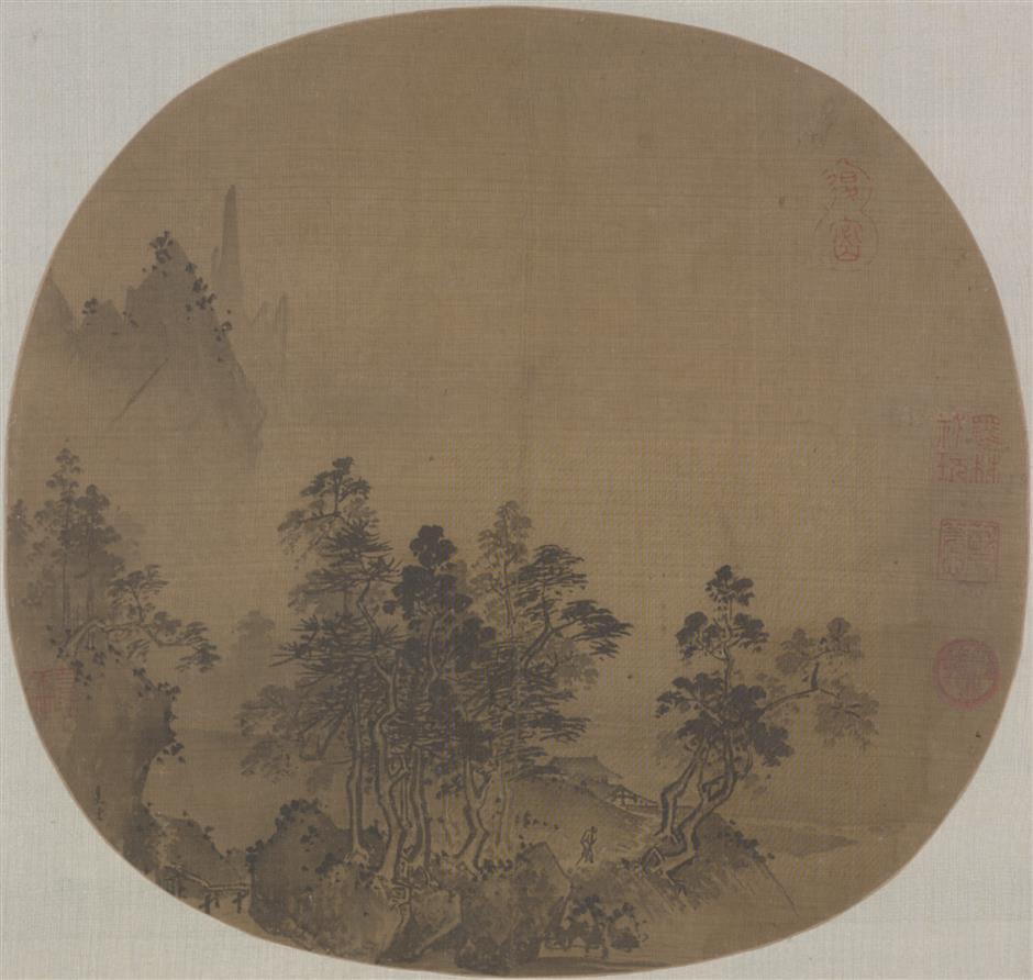 Rare exhibit of ancient Chinese ink-wash paintings draws crowds in Hangzhou museum