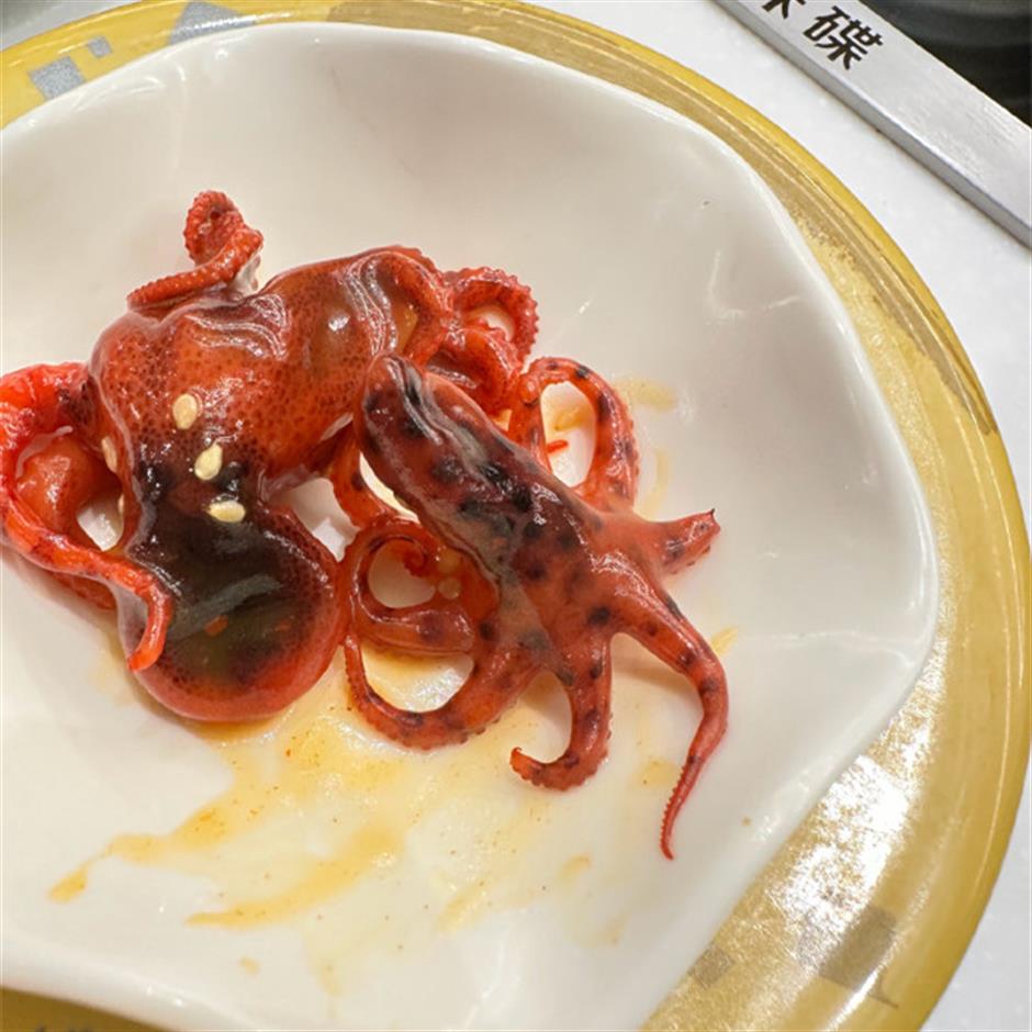 Sushi restaurant under investigation for serving potentially poisonous octopus