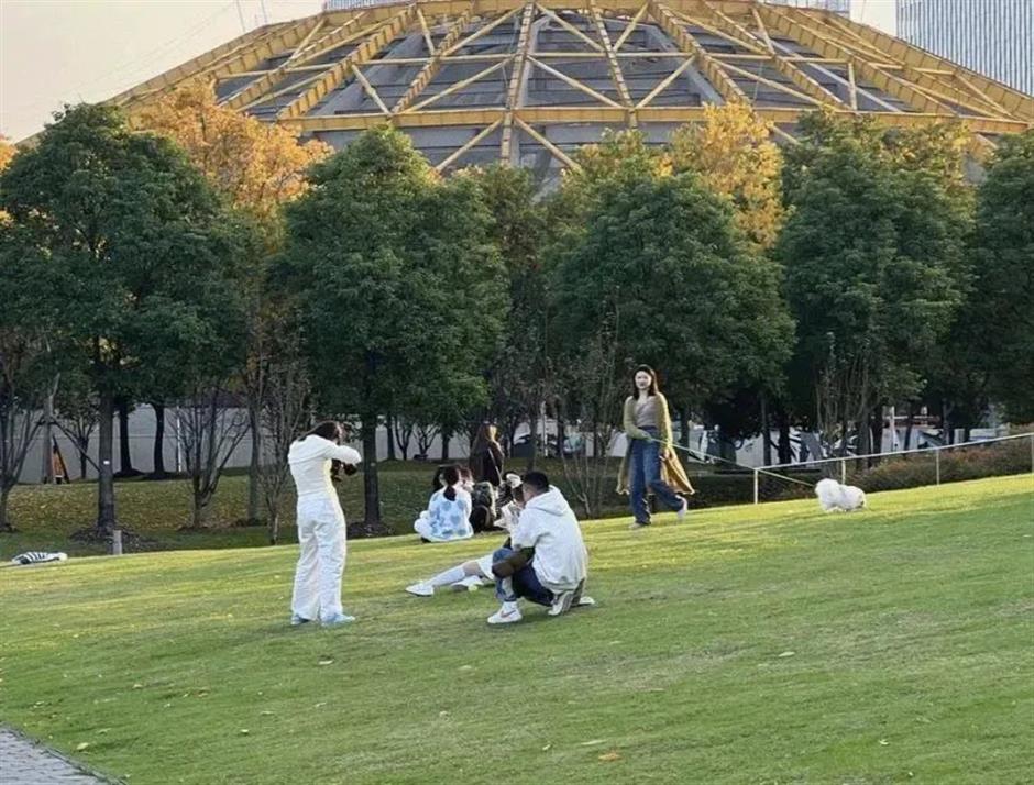 趕「集」去!據說這個假期上海的潮人都在這裏