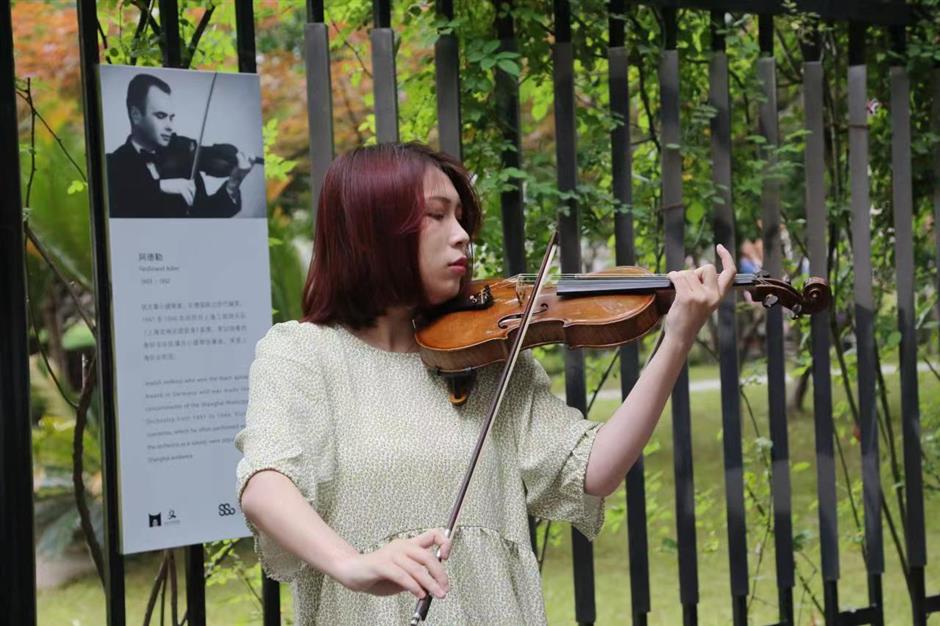 Jewish violinist honored with a plaque in heart of Shanghai