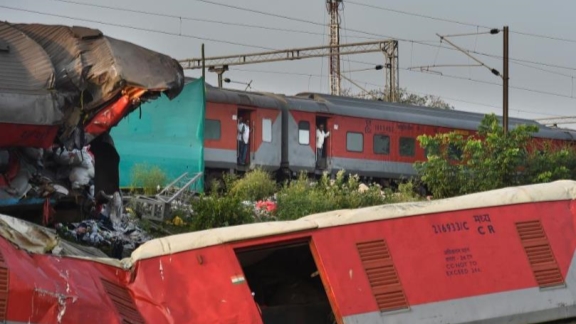 DNA test underway to identify victims of India's deadly train accident - Vimarsana News