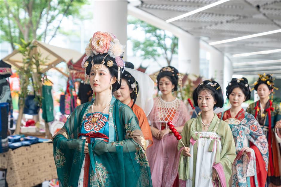 An immersive showcase of Tang-era 'palace banquet'
