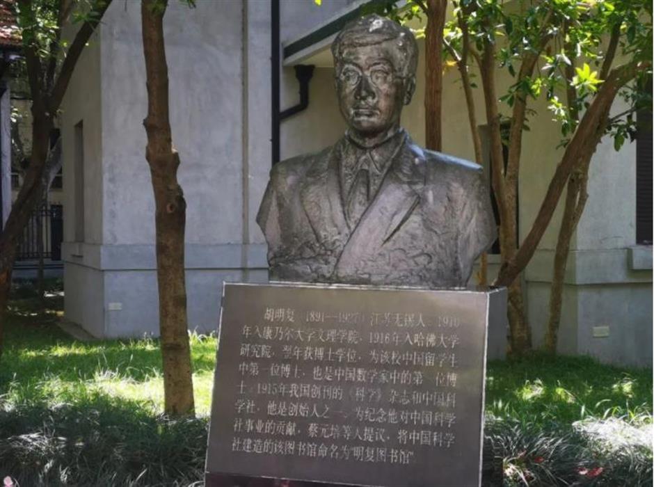 用一场多巴胺展,开启这条小马路的夏天