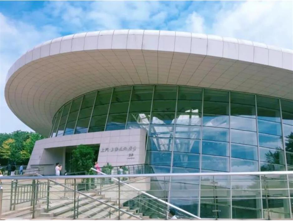 用一场多巴胺展,开启这条小马路的夏天