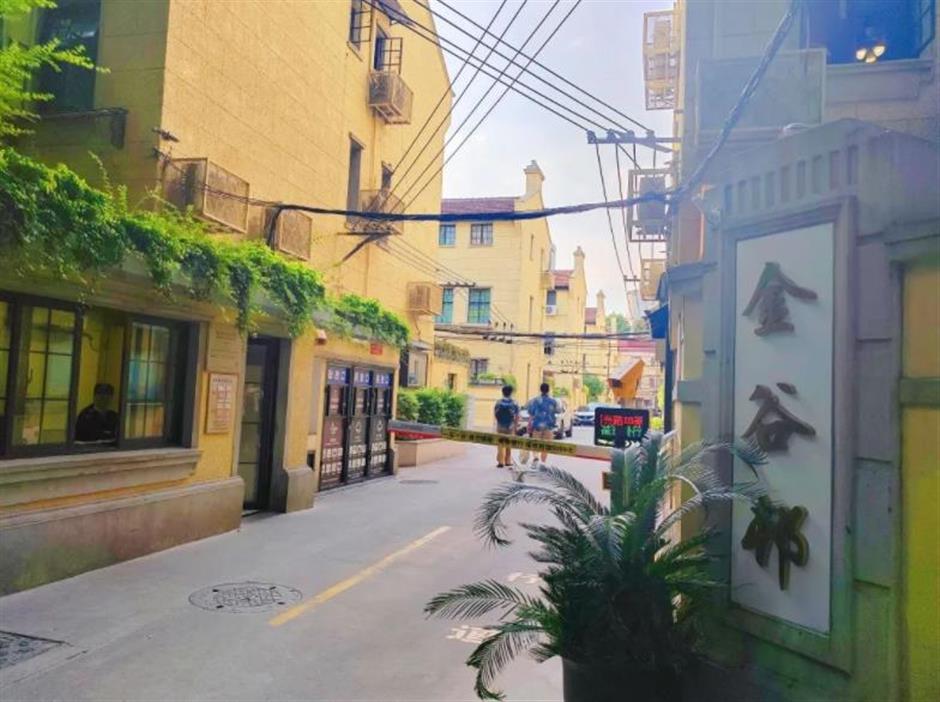 用一场多巴胺展,开启这条小马路的夏天