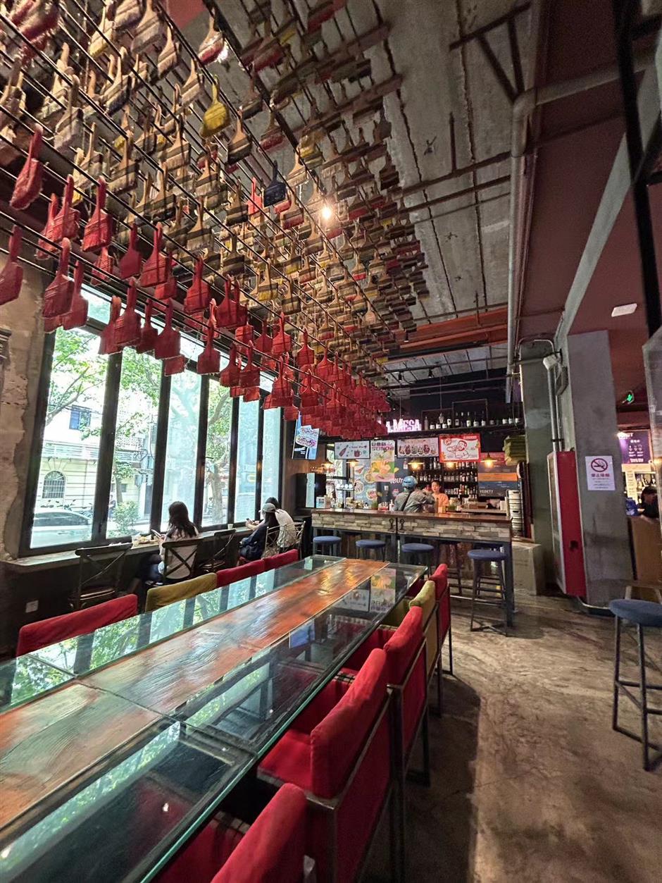 Variety and vitality in the dynamic neighborhood of Julu, Fumin roads