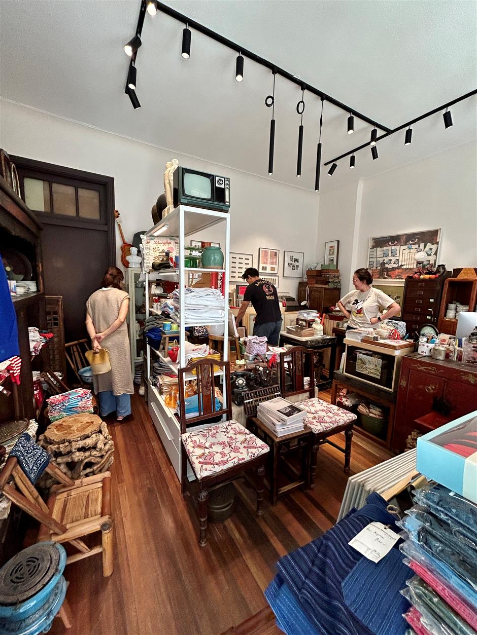 Variety and vitality in the dynamic neighborhood of Julu, Fumin roads