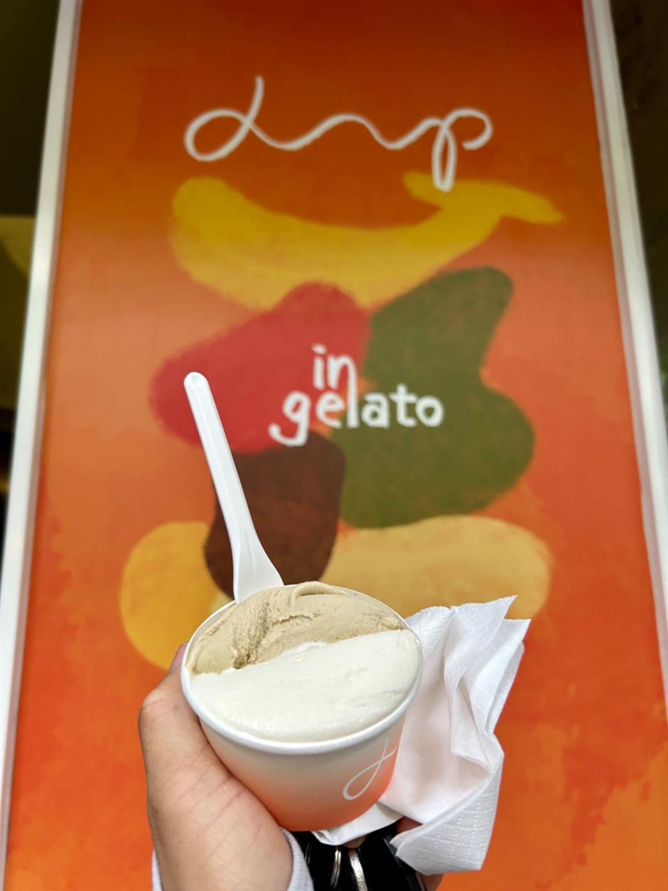 Variety and vitality in the dynamic neighborhood of Julu, Fumin roads