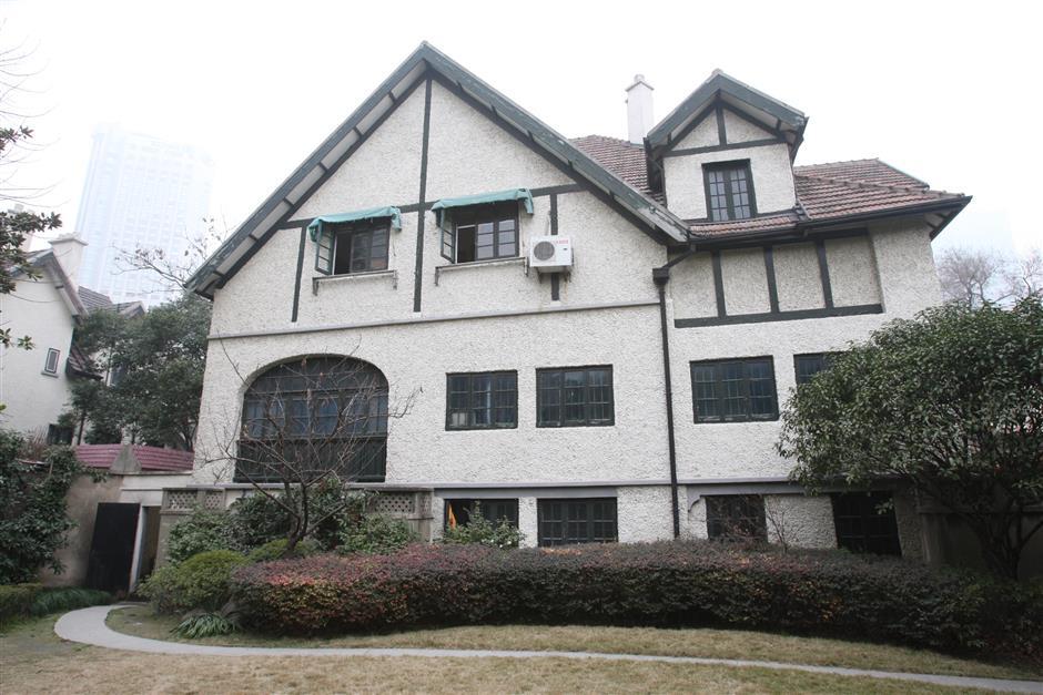 Going off track for outings on city's first Metro line