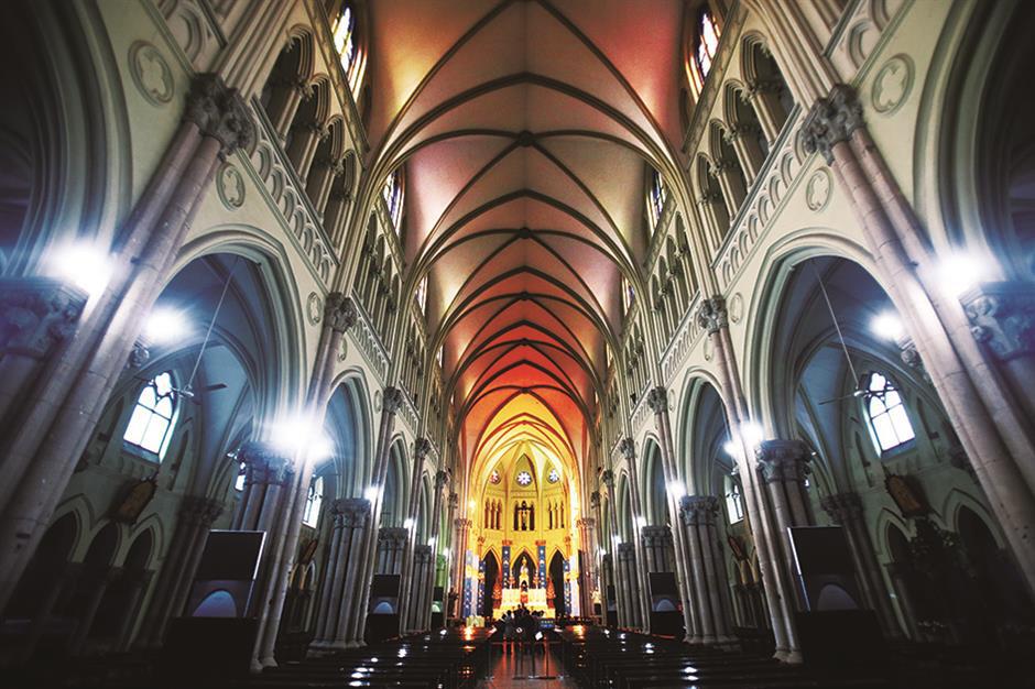 Going off track for outings on city's first Metro line