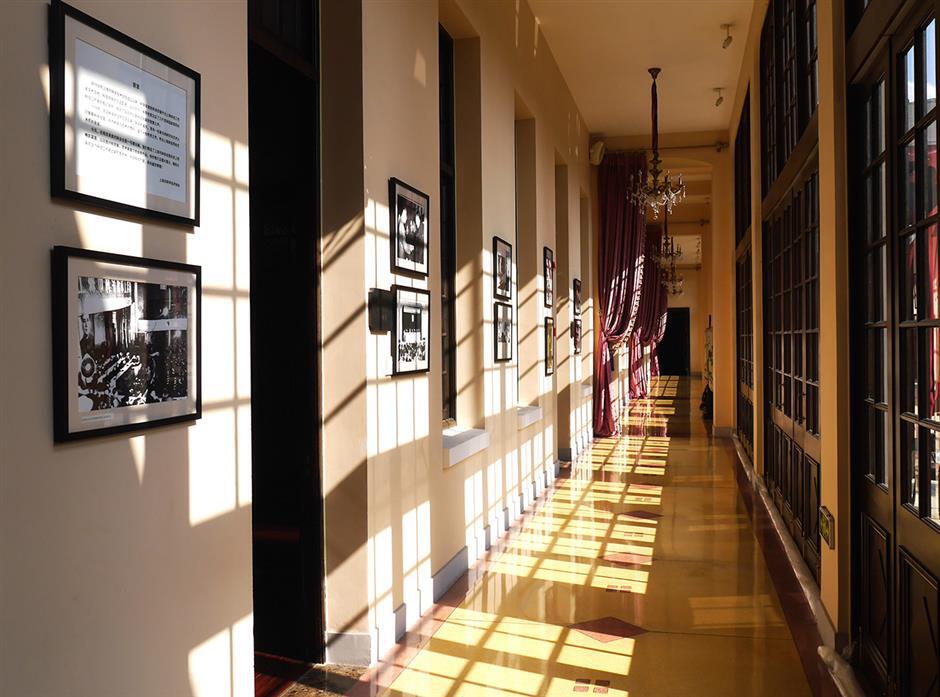 Going off track for outings on city's first Metro line