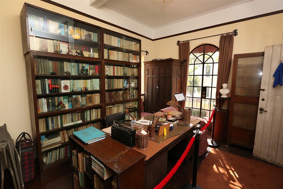 Going off track for outings on city's first Metro line