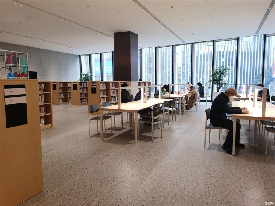 Going off track for outings on city's first Metro line