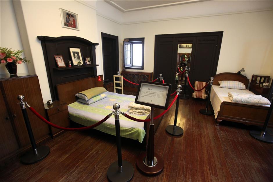 Going off track for outings on city's first Metro line