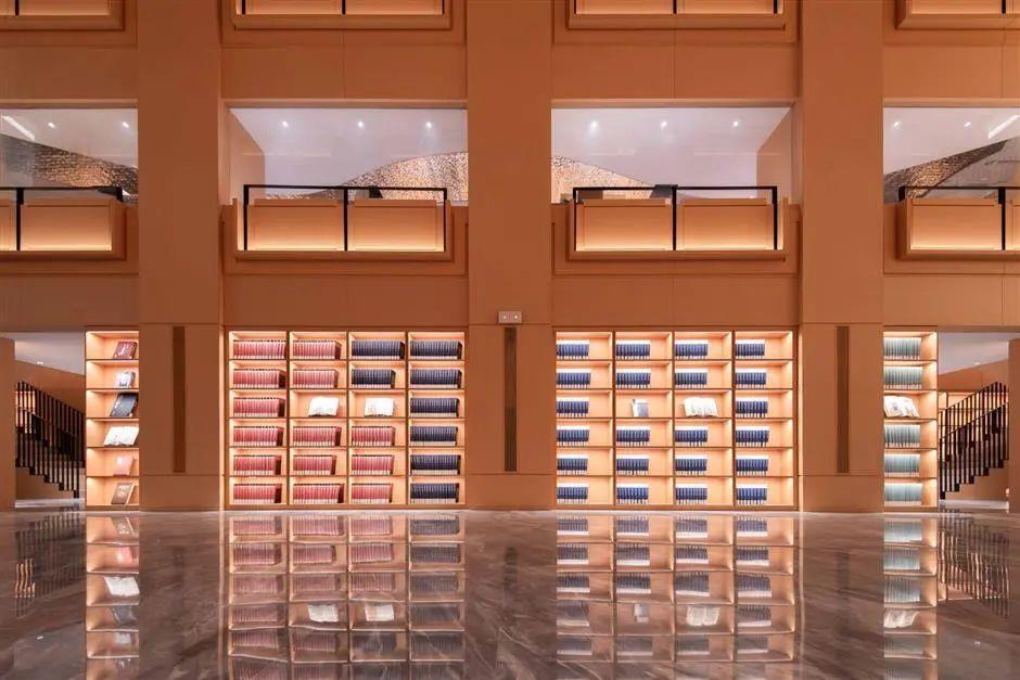 Going off track for outings on city's first Metro line