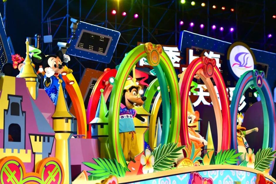 上海旅游节,一文带你回望花车巡游30年!