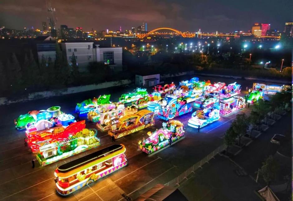 上海旅游节,一文带你回望花车巡游30年!