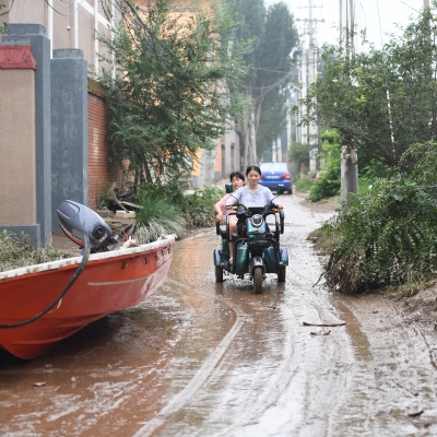 10 dead and 18 missing as historic rainfall causes devastating flooding in Baoding