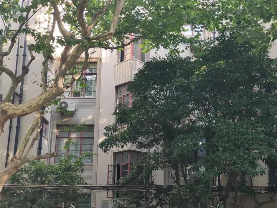 复兴中路上有座