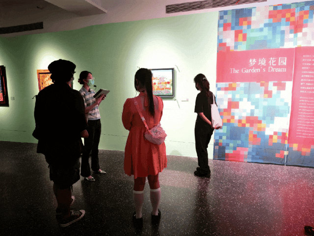 7×11限时夜场!下班后,夜游外滩看个大展