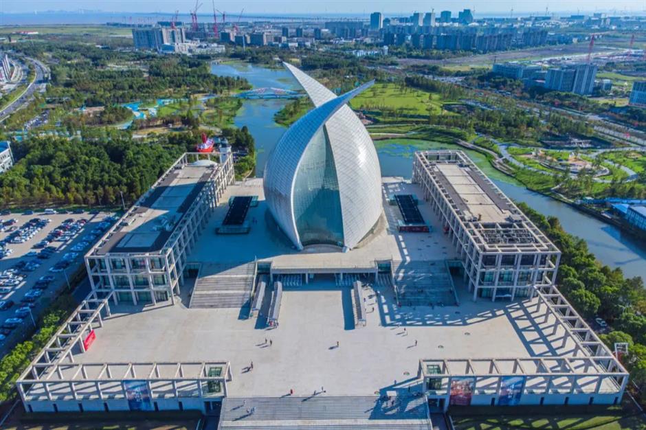 Stroll Shanghai streets with a landmark-shaped ice cream