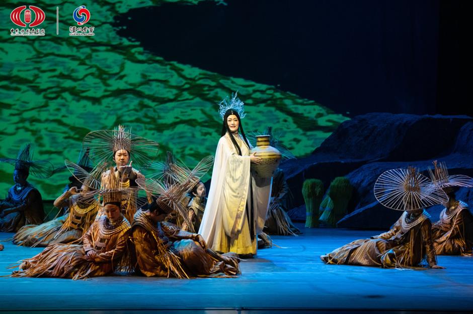 这座湖畔最美剧场九岁啦!一波