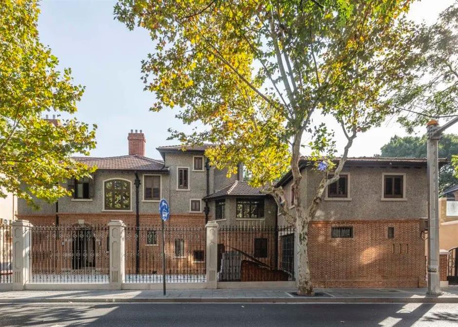 东平路拍了拍你,要来一场秋日建筑之旅吗?|建筑可阅读