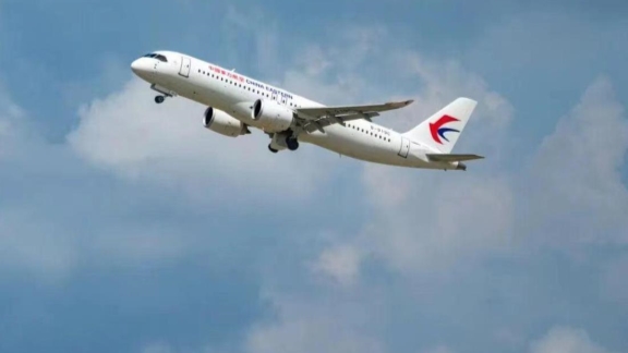 chinese-aircraft-maker-receives-over-1-000-c919-jet-orders-shine-news