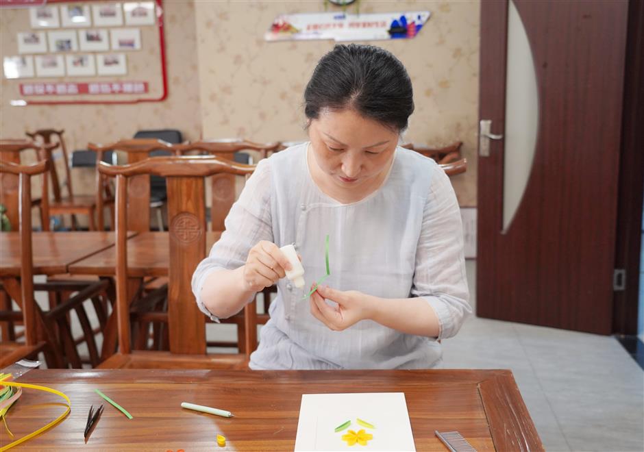 Crafting a fulfilling career in intricate art of paper quilling