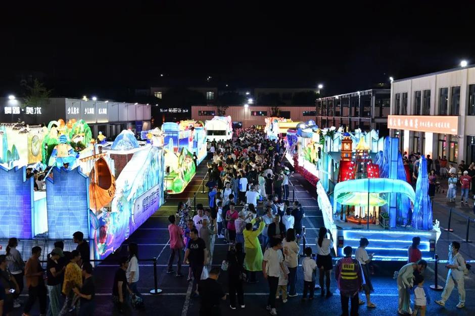 上海旅游节|2023上海旅游节花车宝山巡展闪耀智慧湾