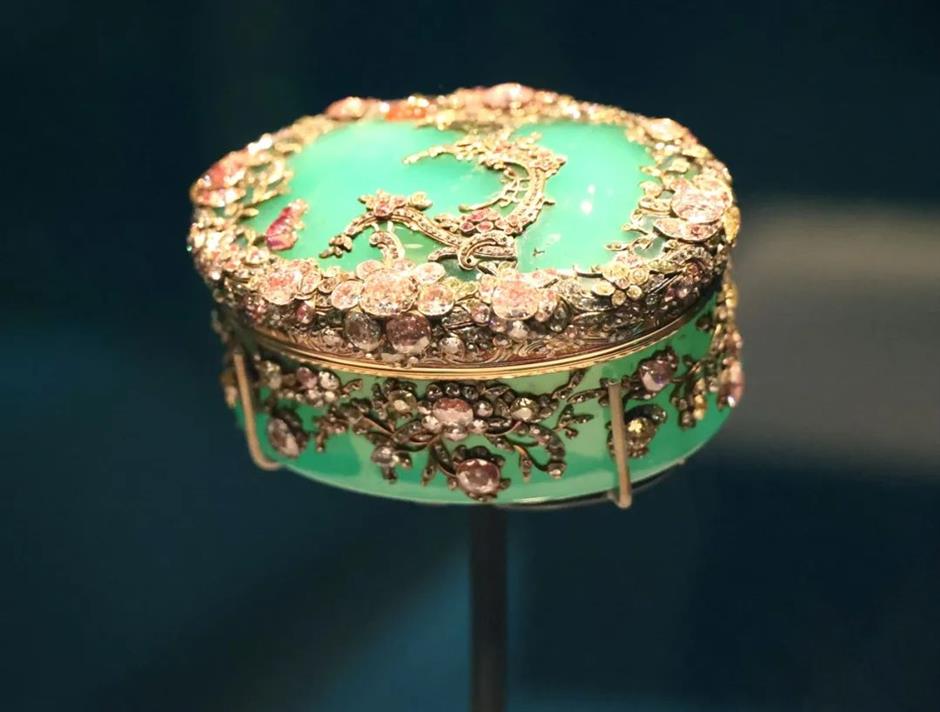 免费新展:
璀璨万象!来自英国的90件艺术精品亮相世博会博物馆