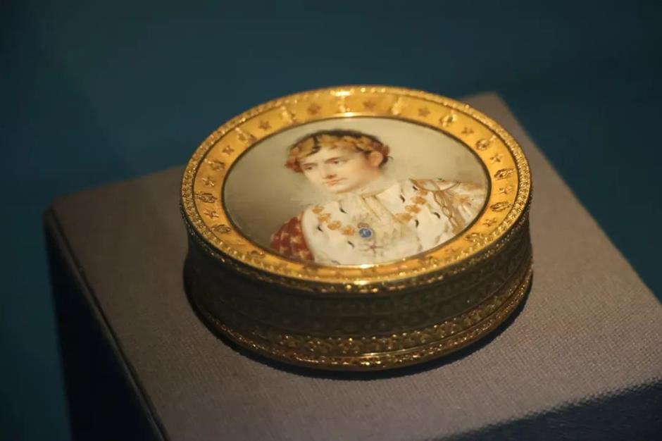 免费新展:
璀璨万象!来自英国的90件艺术精品亮相世博会博物馆