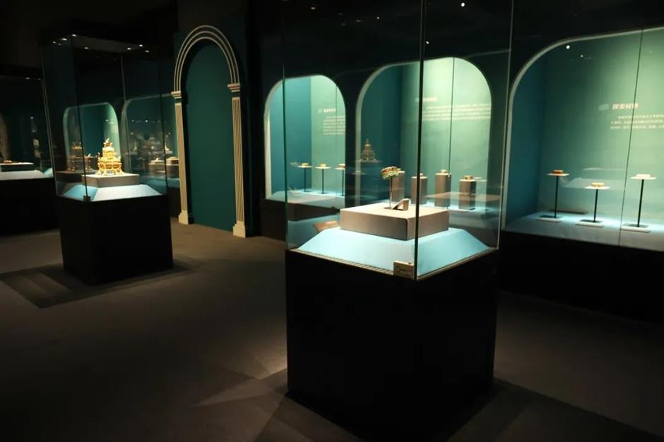 免费新展:
璀璨万象!来自英国的90件艺术精品亮相世博会博物馆