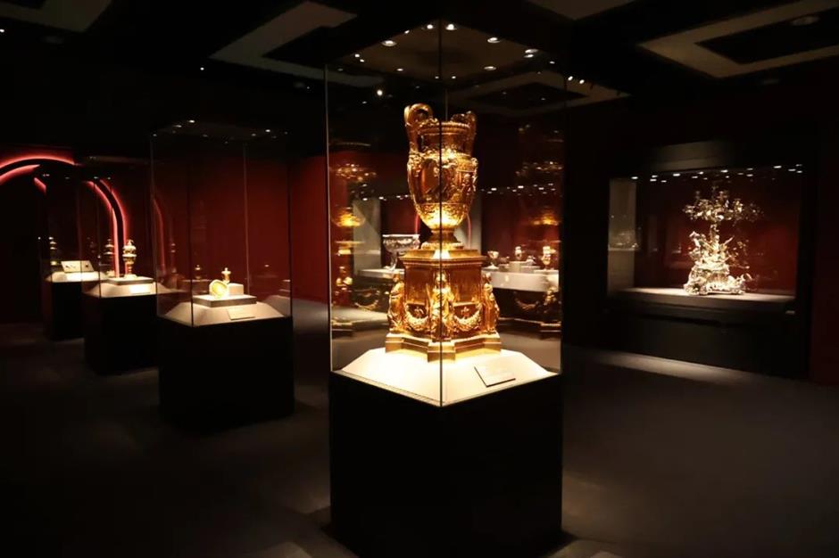 免费新展:
璀璨万象!来自英国的90件艺术精品亮相世博会博物馆