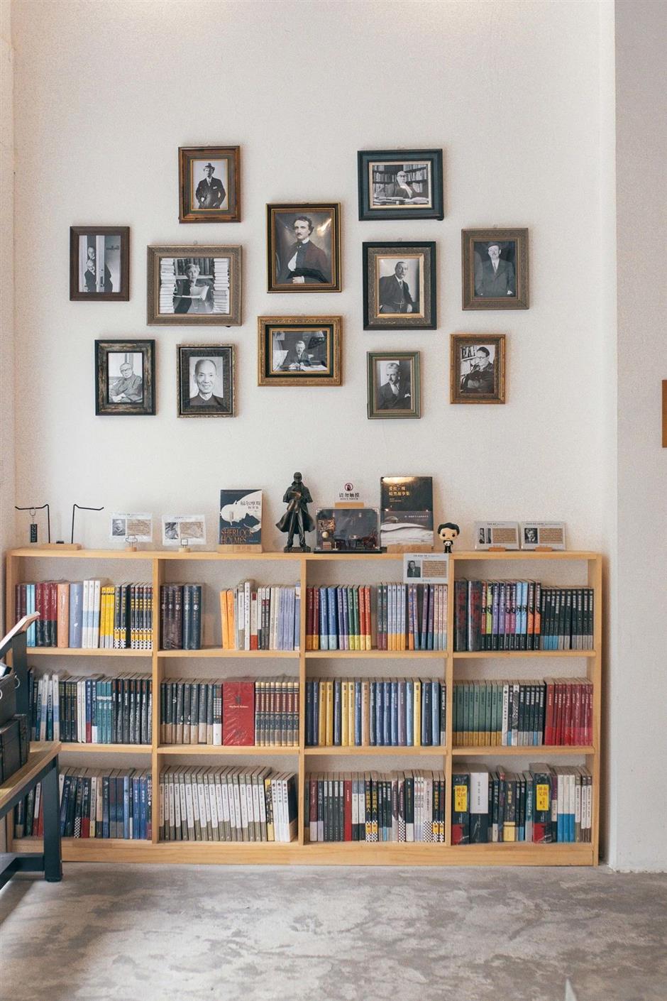 在秋初的凉意中来这条书香小街漫步吧