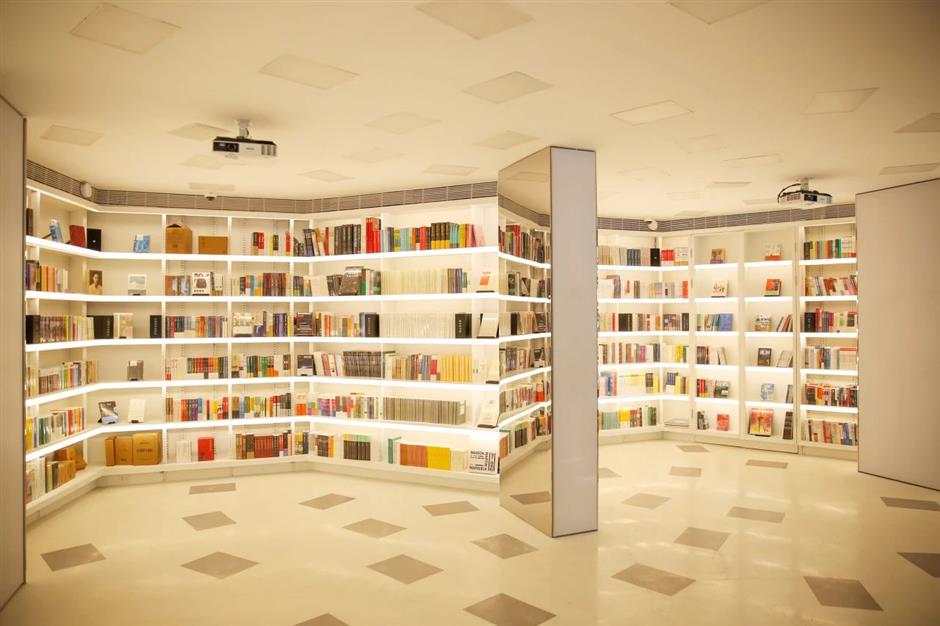 在秋初的凉意中来这条书香小街漫步吧