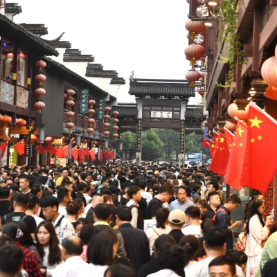China's entry-exit trips soar during eight-day holiday