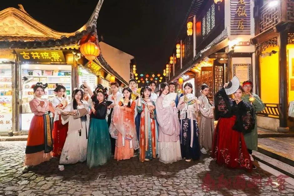 第34届上海旅游节今天闭幕,共接待市民游客3846.8万人次