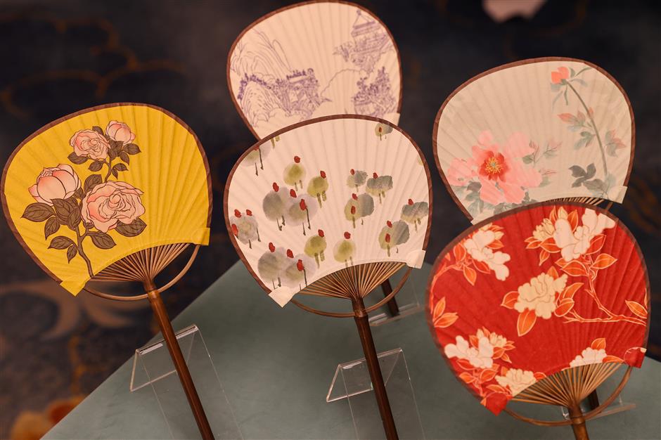 Shanghai Consumer Council selects representative souvenirs