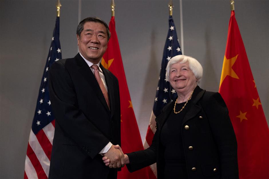 Chinese vice premier holds talks with US treasury secretary