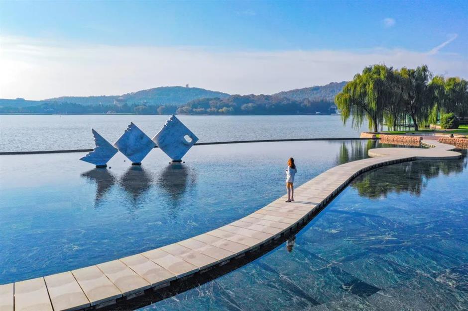 上海的秋,在這是一道赤橙黃綠青藍紫