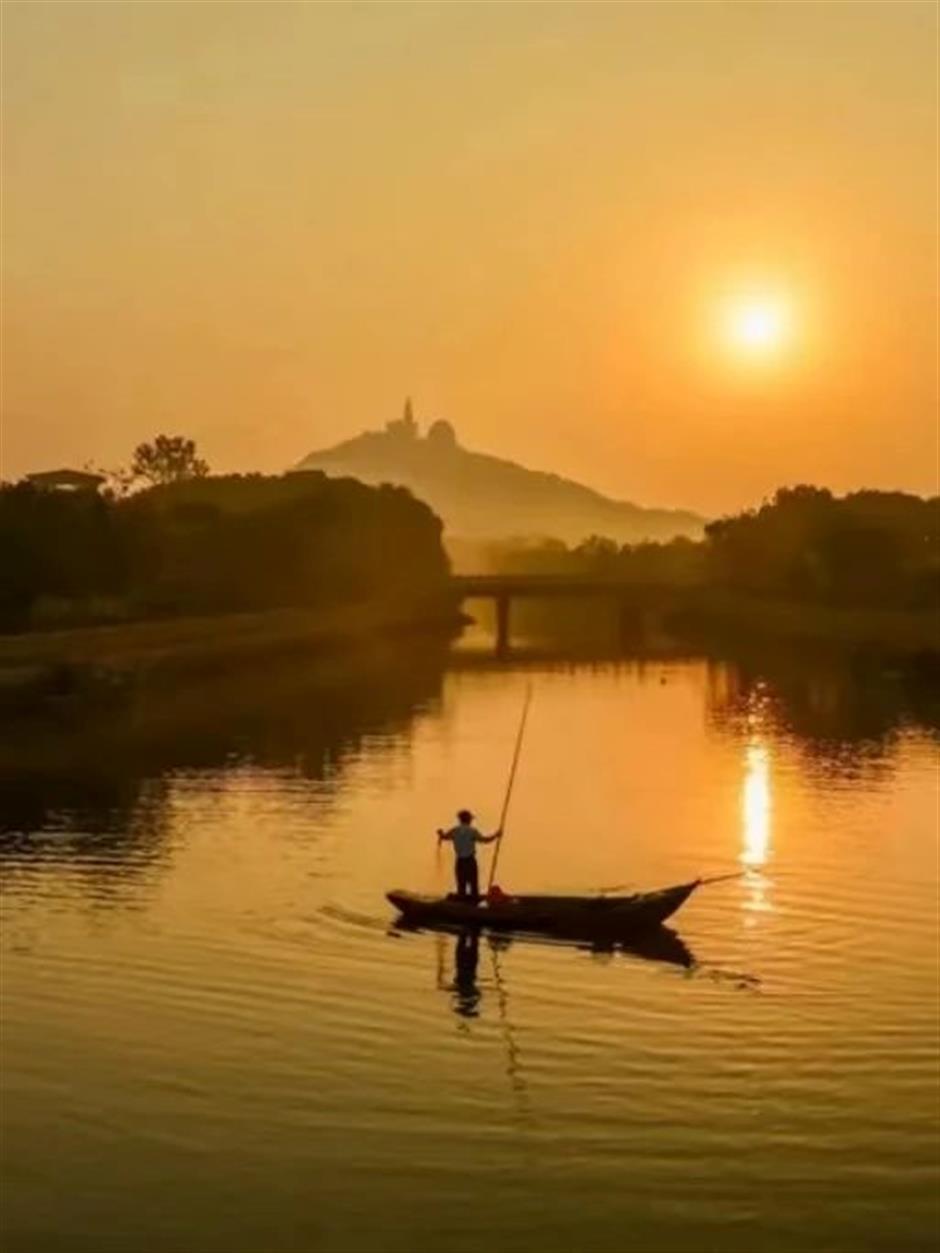 上海的秋,在這是一道赤橙黃綠青藍紫