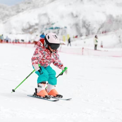 Ski, hot spring destinations gain popularity