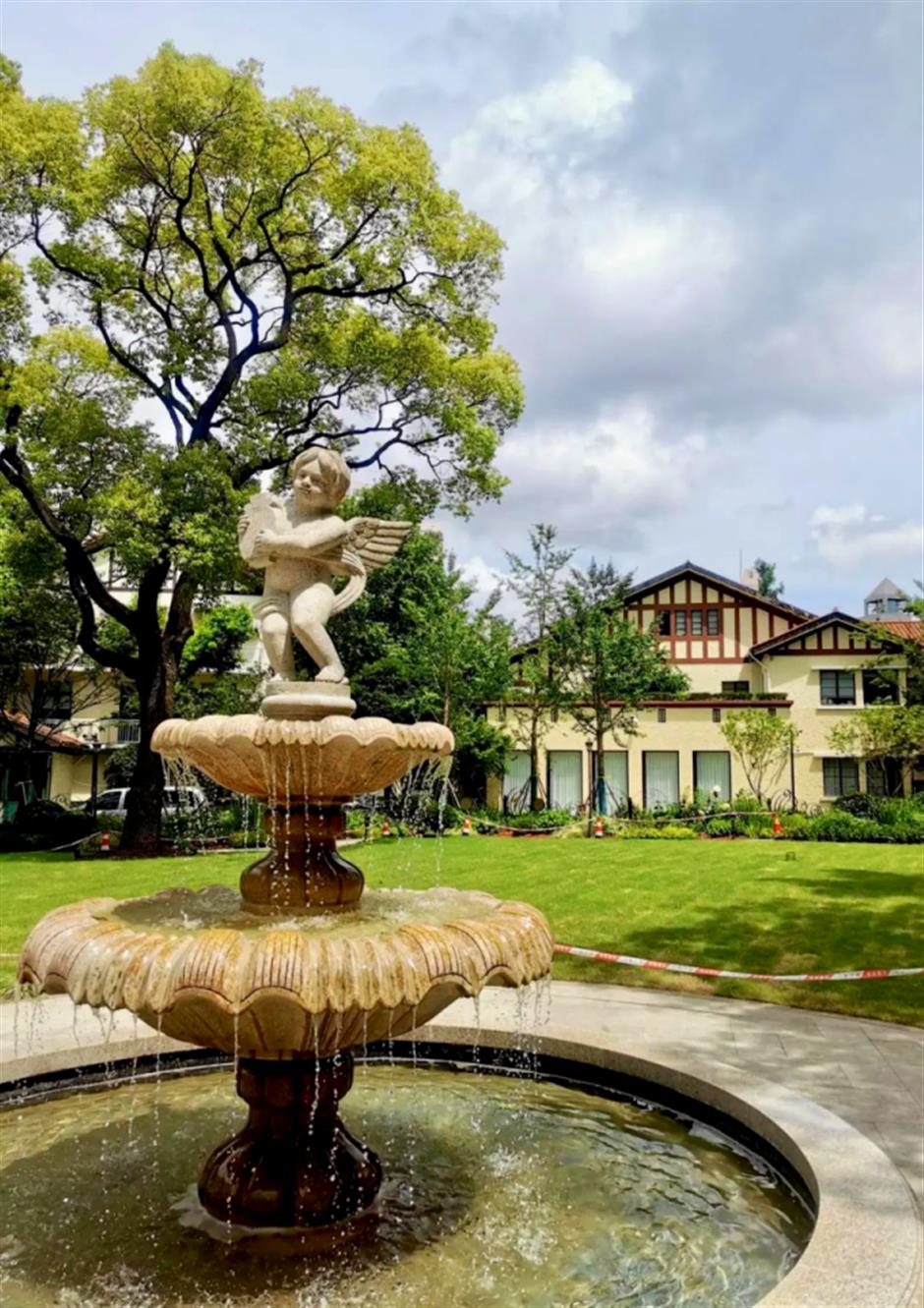 今年上海最后的赏枫胜地!在这条法南风情的路上→