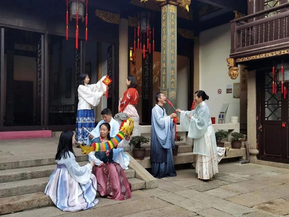 免费!穿上汉服,和古建筑合影吧!