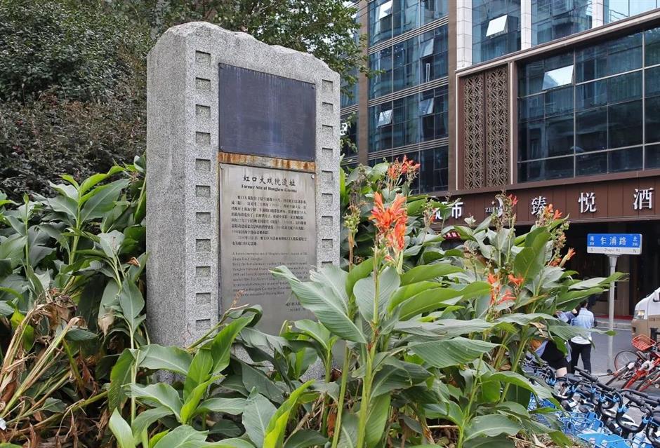 這條最近爆火的馬路,曾開創好多「第一」。