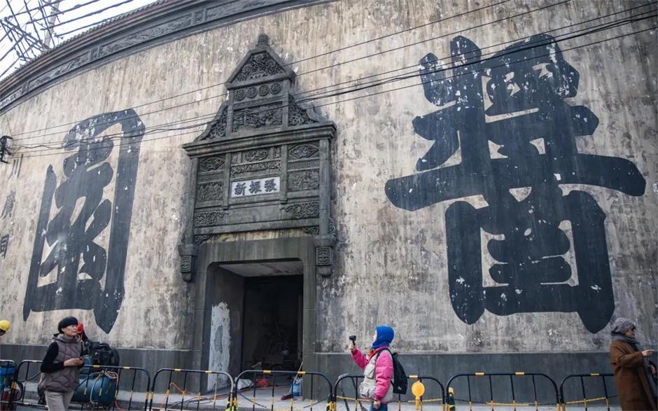 這條最近爆火的馬路,曾開創好多「第一」。