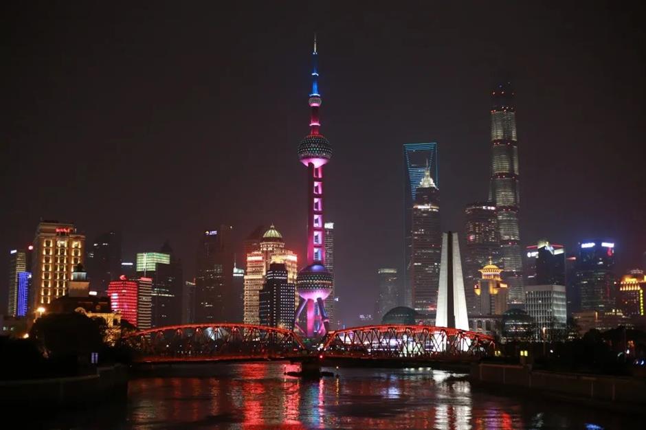 這條最近爆火的馬路,曾開創好多「第一」。