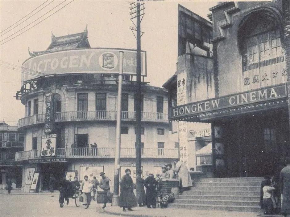 這條最近爆火的馬路,曾開創好多「第一」。