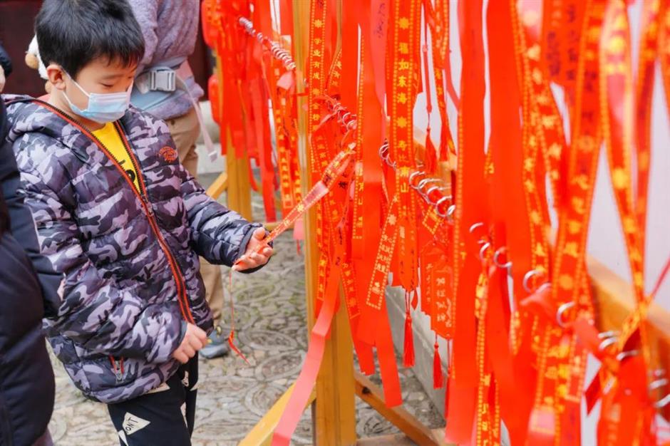 尋龍探春,賞燈遊園,就在首座非遺主題公園 | 樂遊上海過大年